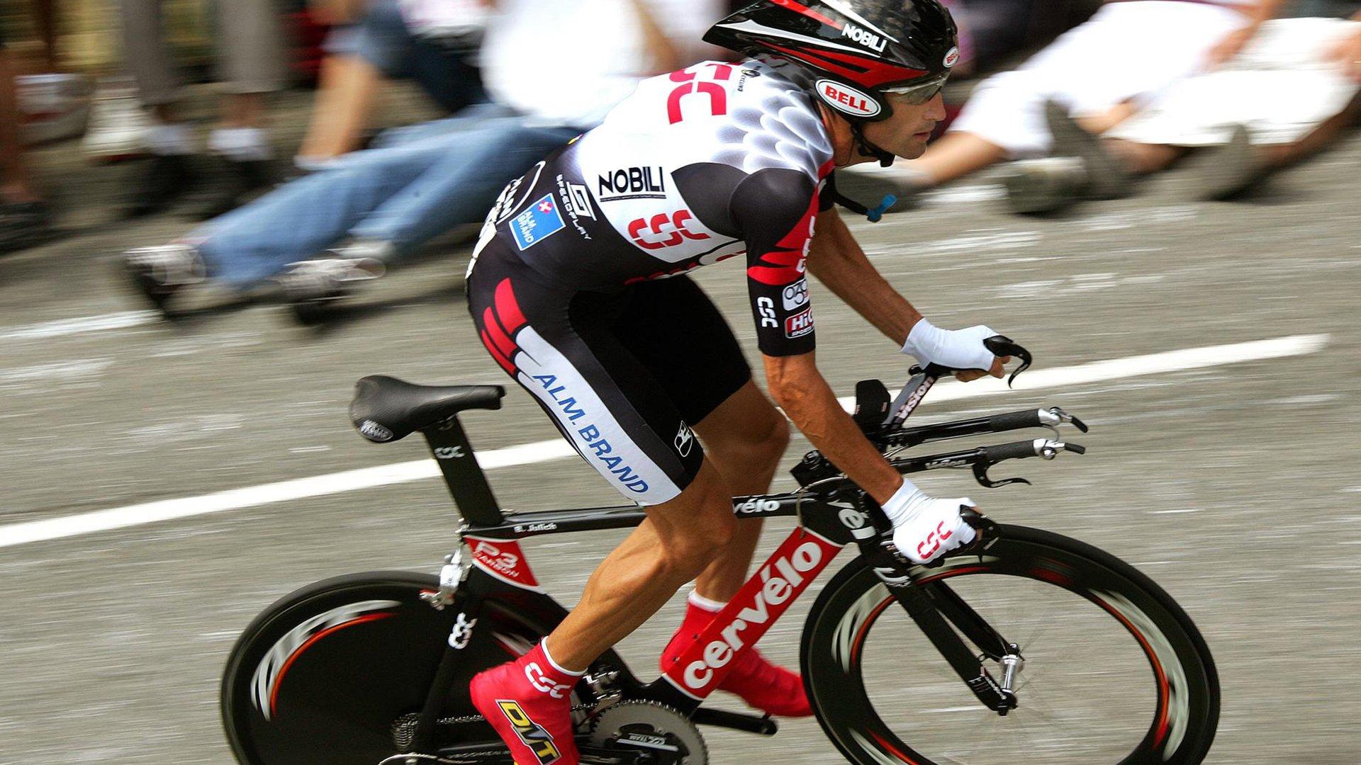 从看台到社区，球迷文化如何塑造现代体育精神